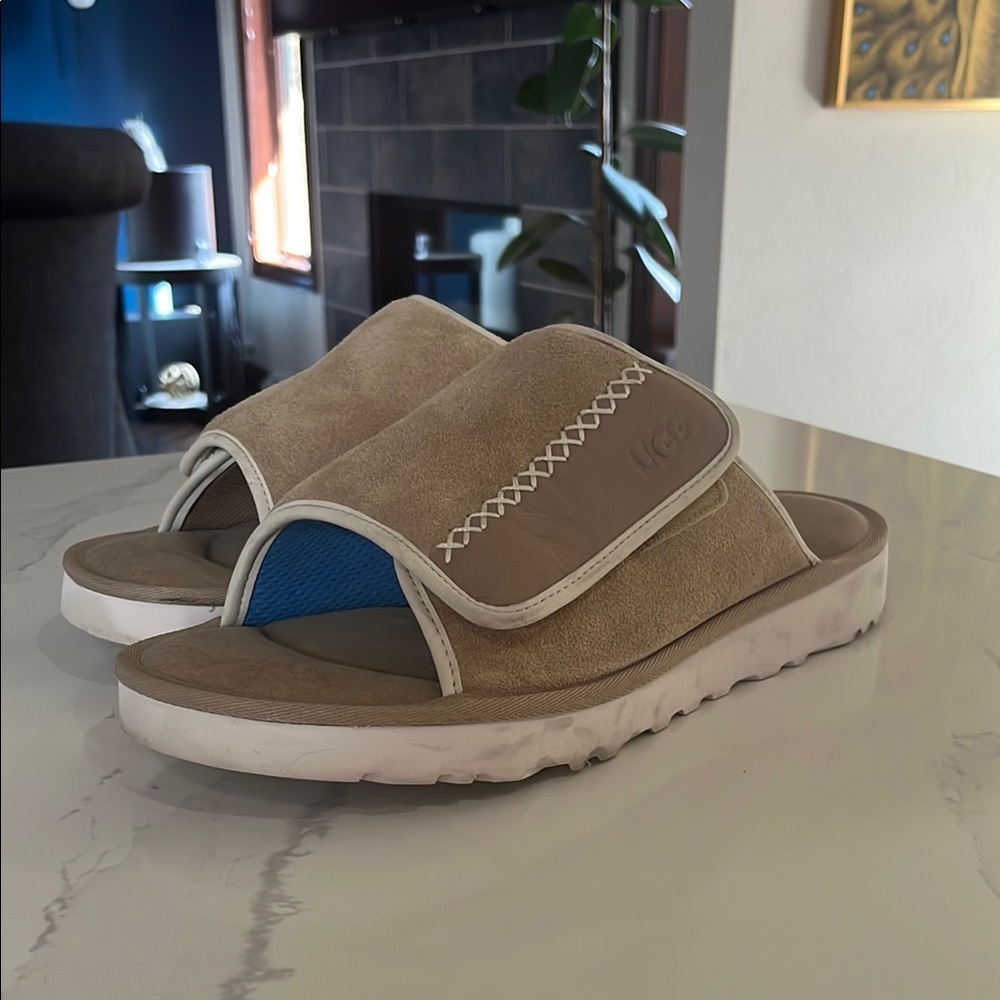 UGG Men's Tan Slide Sandals